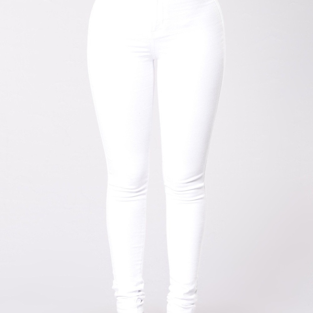 Fashion Nova high waist denim skinnies in White 💋